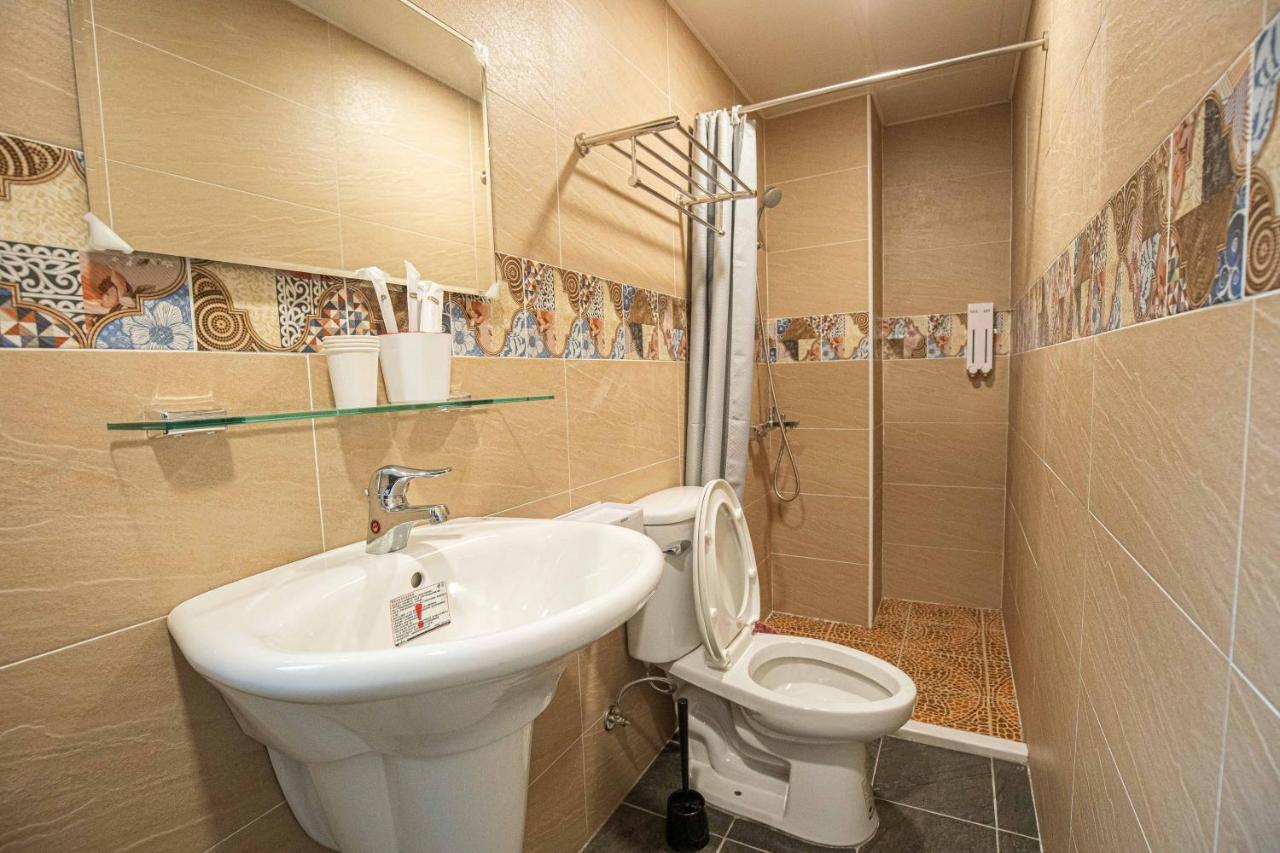 Chief Homestay Tainan Bagian luar foto